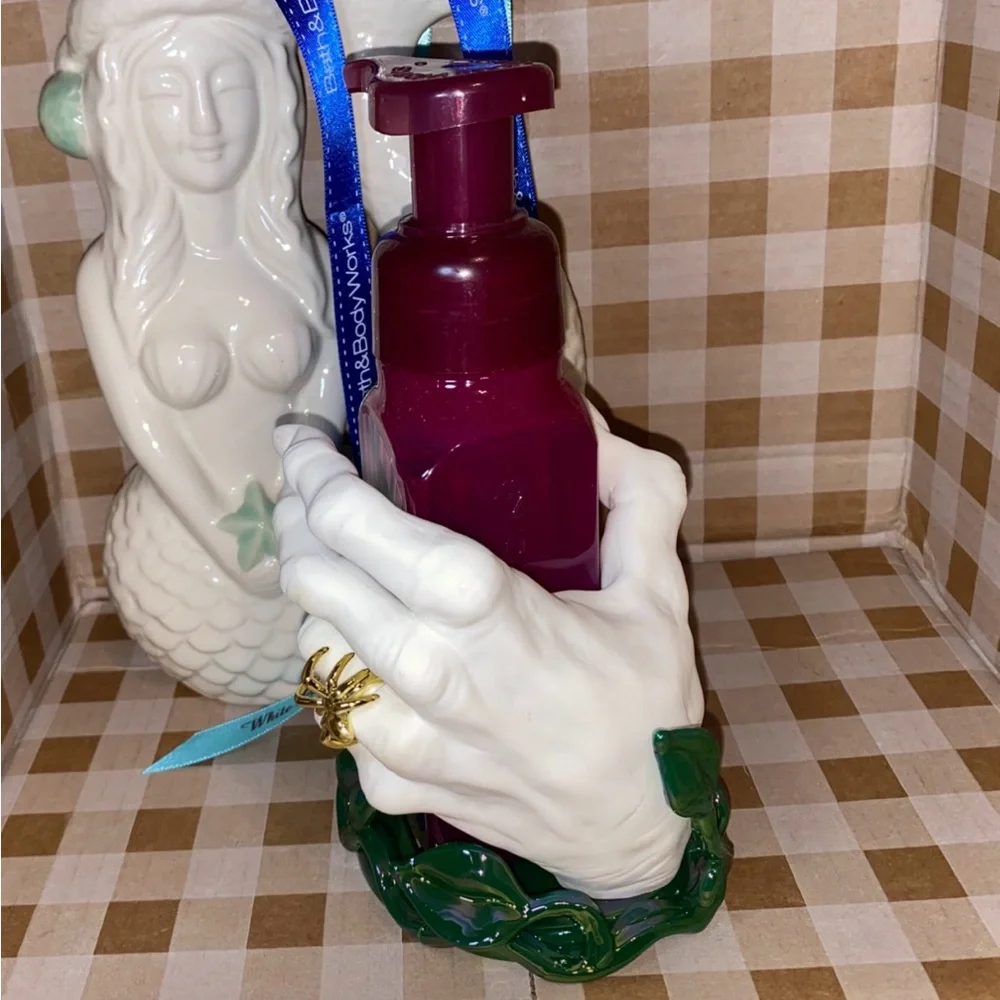 BATH AND BODY WORKS HALLOWEEN IVY HAND FOAMING SOAP HOLDER